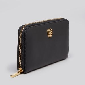 Tory Burch Zip Wallet. Perfect condition!